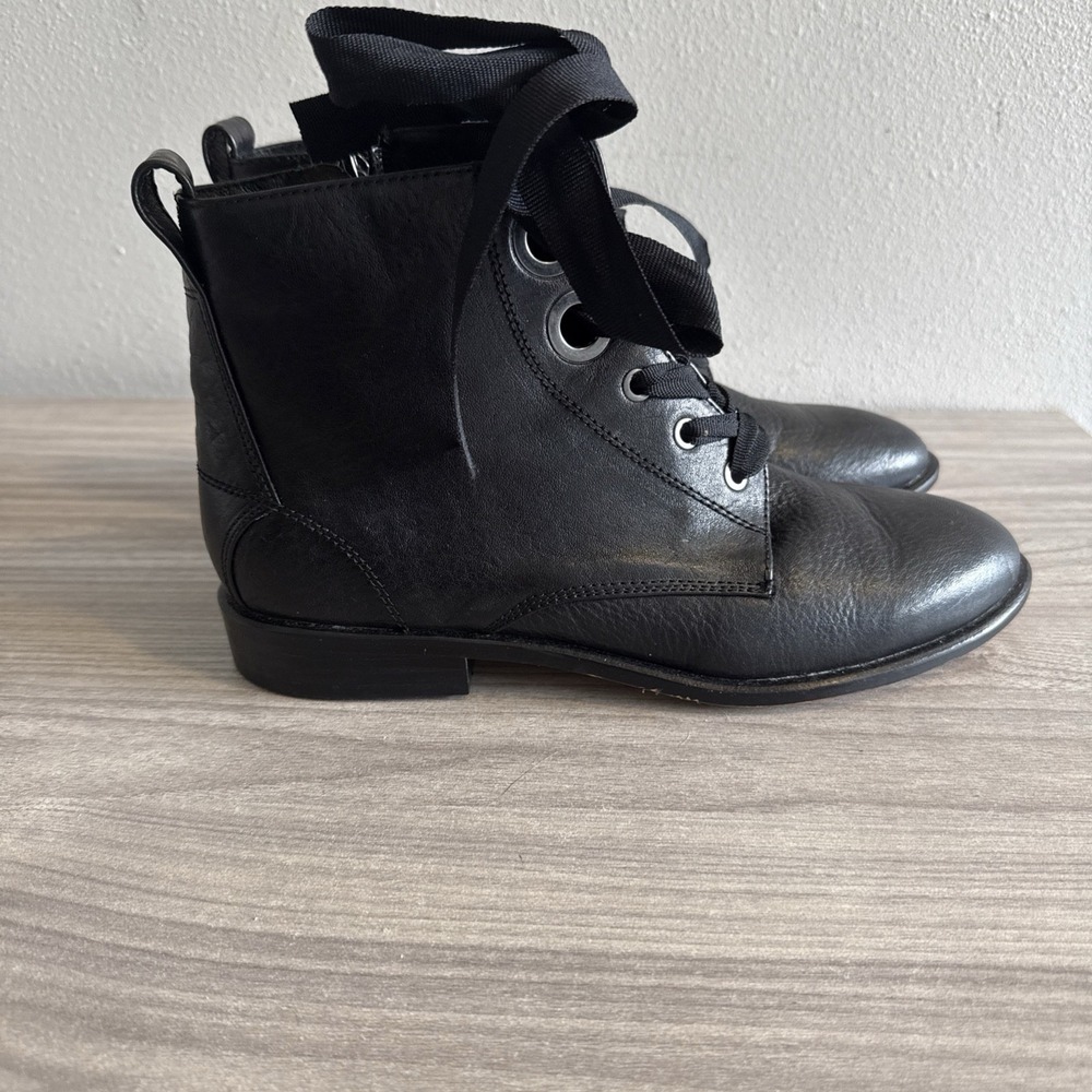 Isola Black Leather Chelsea Boots Women's Zip Up Shoes Sz 9M